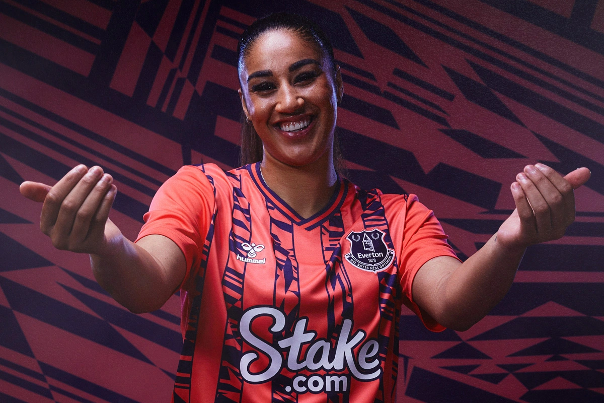 埃弗顿球衣左袖广告空缺(埃弗顿球衣胸前广告) 埃弗顿球衣左袖广告空缺(埃弗顿球衣胸前广告)