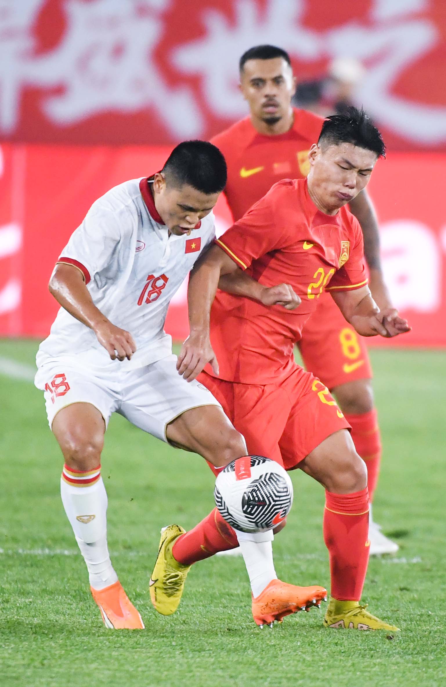 体育彩票-国足7-0香港(国足踢香港以往比分)