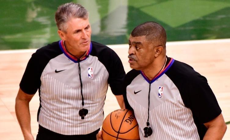 NBA赛事争议判罚(nba比赛规则大全2021) NBA赛事争议判罚(nba比赛规则大全2021)